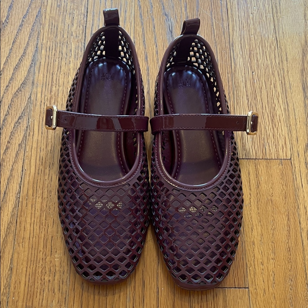 H&M burgundy ballet flats